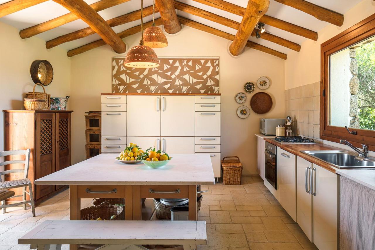 Bed and Breakfast Albero Capovolto Golfo Aranci Exterior foto